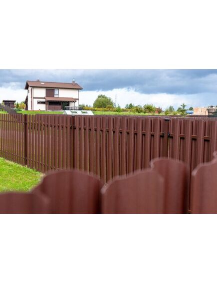 Profilēta metāla žoga štaketas Polo PMx2 RAL8017 (Brūna) 1350mm, 3 image