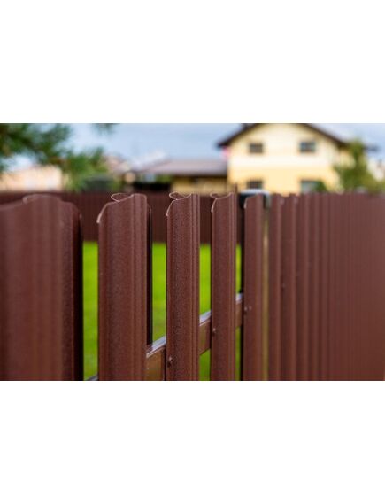 Profilēta metāla žoga štaketas Polo PMx2 RAL8017 (Brūna) 1350mm, 2 image